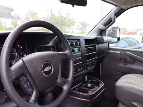 Used 2025 Chevrolet Express 3500 LT w/ LT Preferred Equipment Group image 15