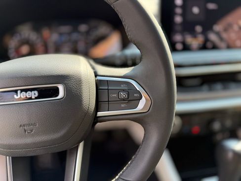 Used 2024 Jeep Compass Latitude image 23