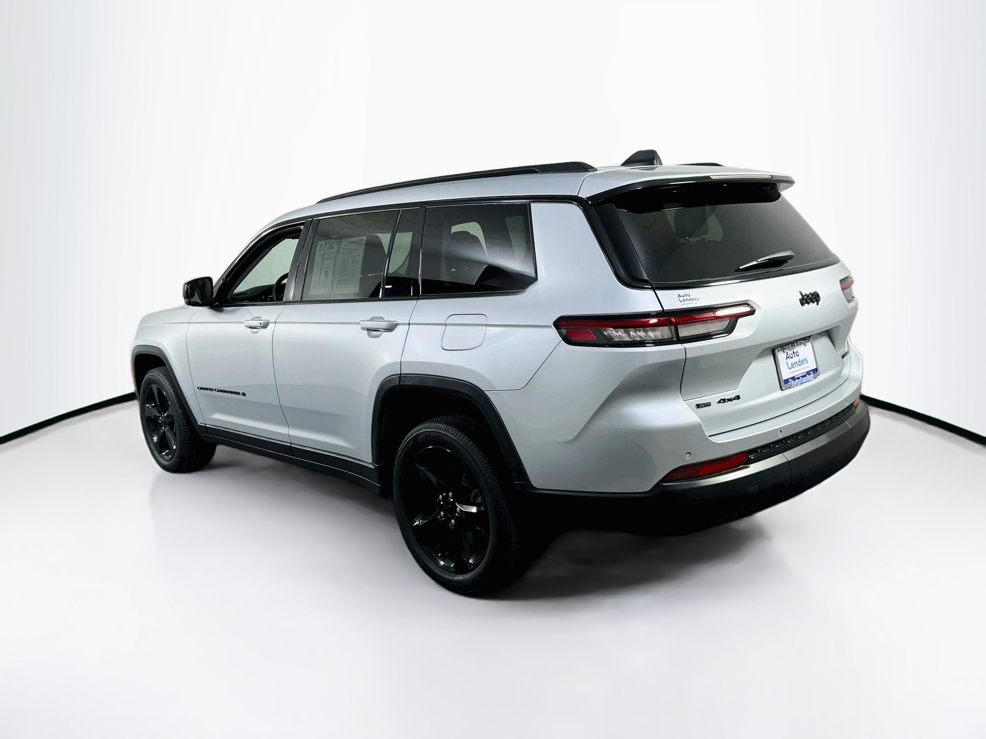 Used 2023 Jeep Grand Cherokee L Limited w/ Black Appearance Package AWD/4WD image 7