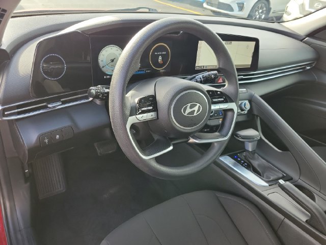 Used 2024 Hyundai Elantra SEL FWD image 7