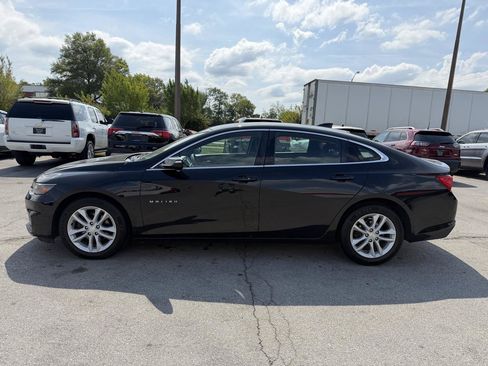 Used 2017 Chevrolet Malibu LT FWD image 6