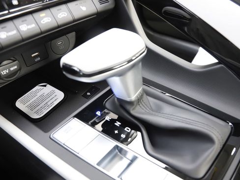 New 2026 Hyundai Elantra Limited FWD image 29