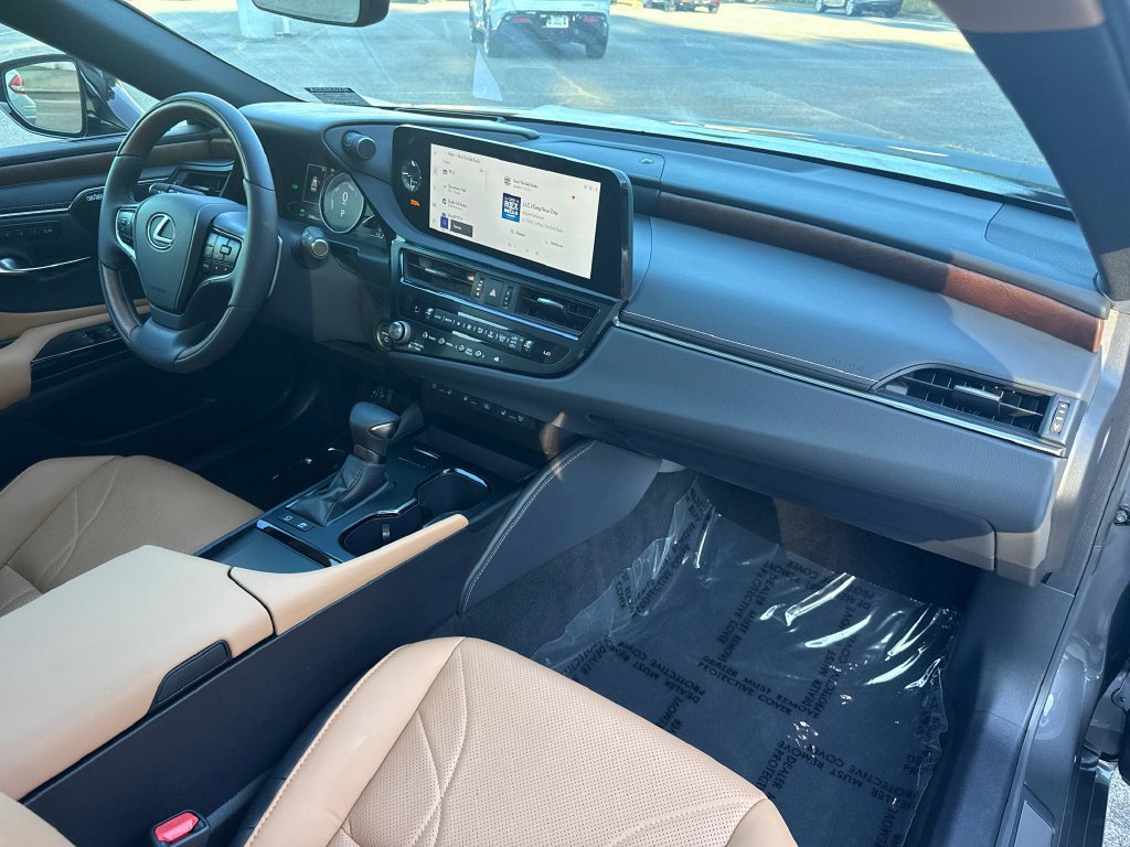 Used 2025 Lexus ES 300h Ultra Luxury w/ Accessory Package (Z2) FWD image 24
