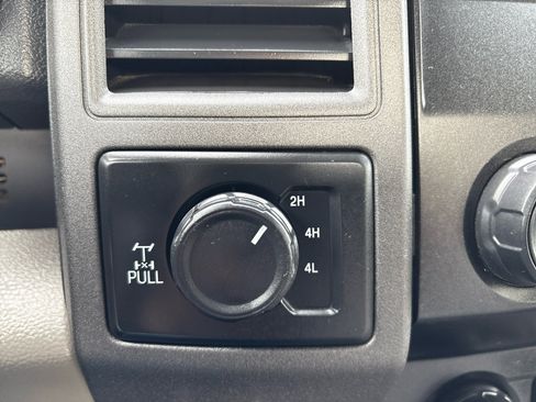 Used 2022 Ford F250 XL w/ Power Equipment Group image 15