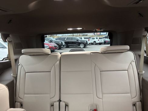 Used 2025 GMC Yukon Denali w/ Sun & Power Step Package image 31