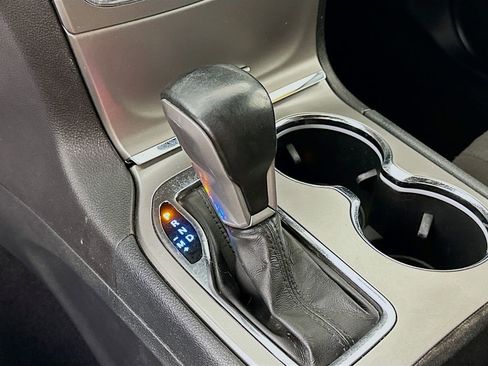 Used 2020 Jeep Grand Cherokee Laredo w/ Security & Convenience Group image 22