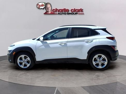 Used 2022 Hyundai Kona SEL FWD image 2