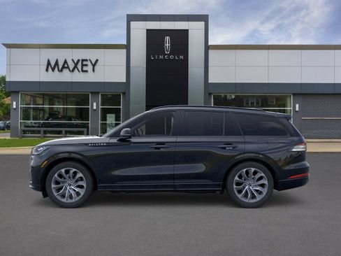 New 2026 Lincoln Aviator AWD image 3