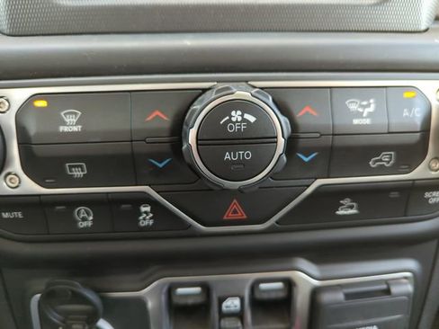 Used 2021 Jeep Gladiator Mojave image 24