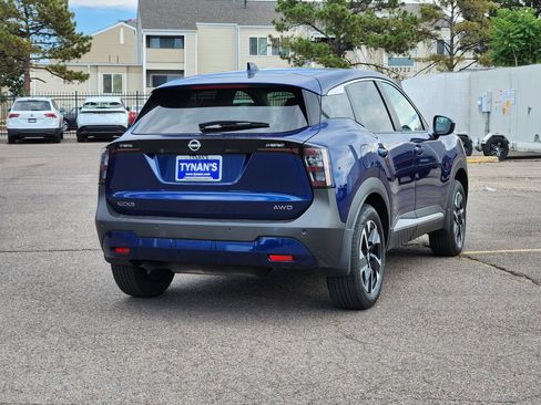 Used 2025 Nissan Kicks SV AWD/4WD image 5