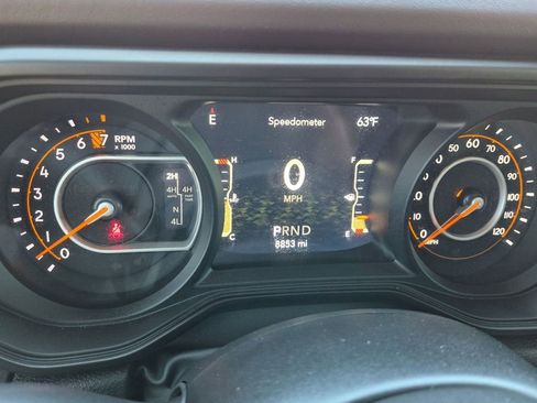 Used 2025 Jeep Gladiator Mojave AWD/4WD image 17