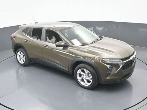 Used 2024 Chevrolet Trax LS w/ LS Convenience Package image 48