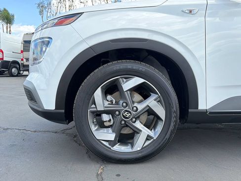 Used 2025 Hyundai Venue SEL FWD image 23
