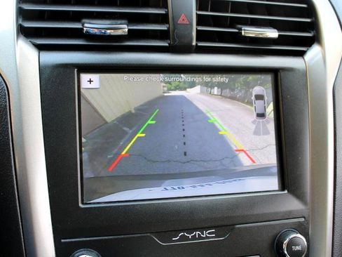 Used 2019 Ford Fusion SE image 27