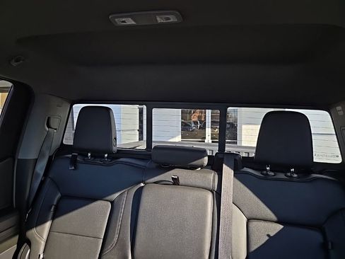 Used 2025 Chevrolet Silverado 1500 LT w/ Leather Package image 39