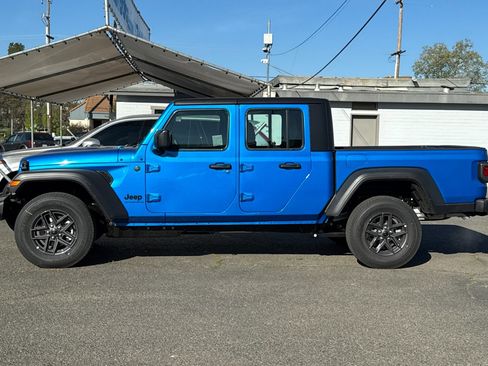 New 2026 Jeep Gladiator Sport image 6