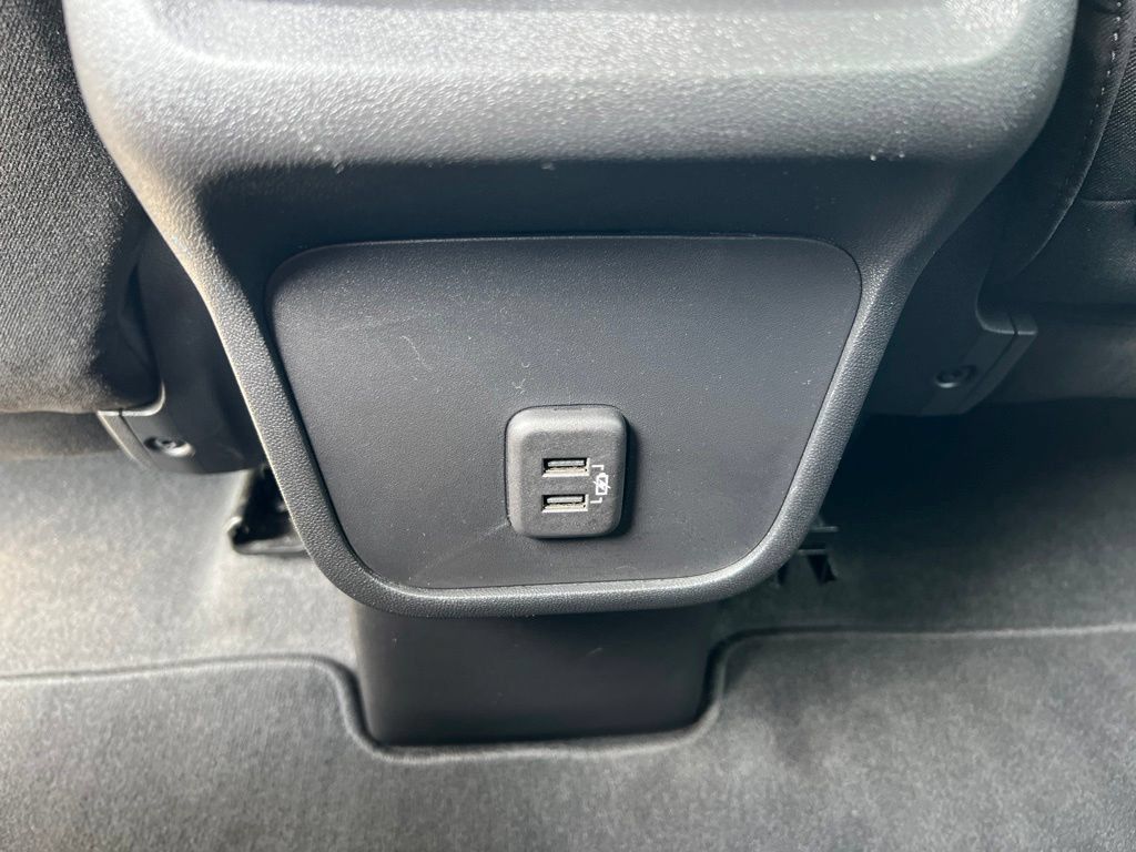 Used 2023 GMC Terrain SLE w/ Driver Convenience Package FWD image 23