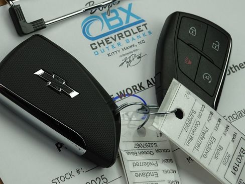 Used 2025 Buick Enclave Preferred image 12