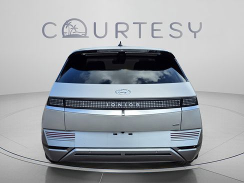 Certified 2024 Hyundai Ioniq 5 Limited AWD/4WD image 4