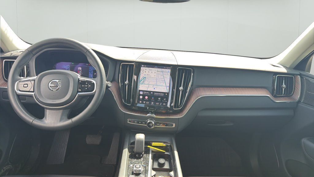 Used 2024 Volvo XC60 B5 Plus w/ Protection Package Premier AWD/4WD image 10