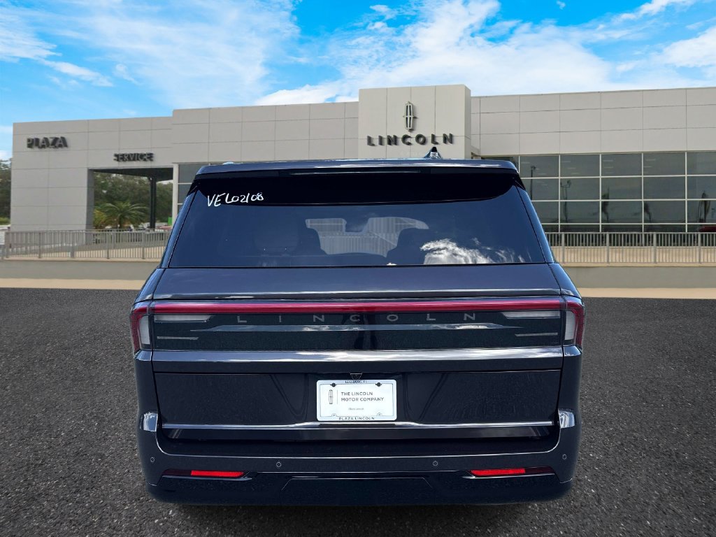 New 2027 Lincoln Navigator Reserve AWD/4WD image 4