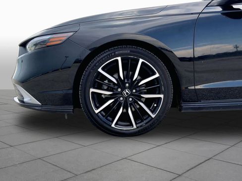Used 2024 Honda Accord Touring image 11