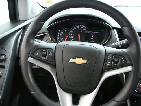 Used 2022 Chevrolet Trax LT w/ Driver Confidence Package AWD/4WD image 14