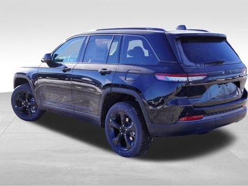 New 2026 Jeep Grand Cherokee Limited w/ Limited Altitude Package AWD/4WD image 5