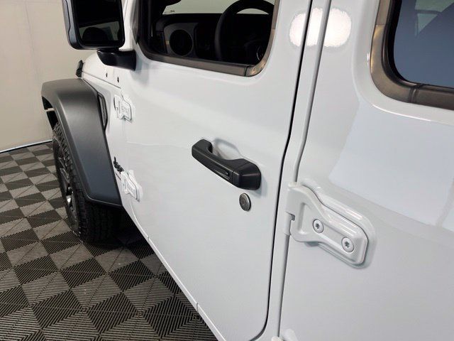Used 2026 Jeep Wrangler Unlimited Sport AWD/4WD image 13
