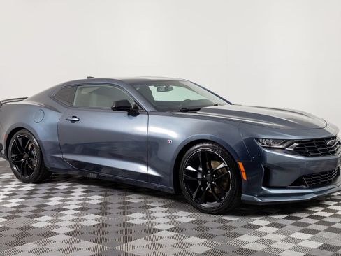 Used 2019 Chevrolet Camaro LT w/ 1LE Track Performance Package RWD image 10