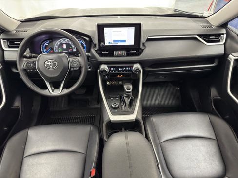 Used 2023 Toyota RAV4 XLE Premium image 28
