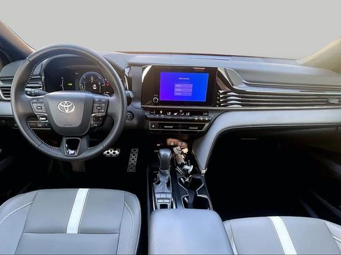 Used 2026 Toyota Camry SE FWD image 15