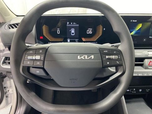 New 2026 Kia K4 LXS image 11