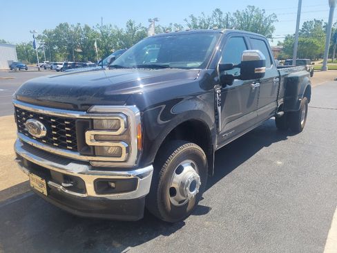 Used 2023 Ford F350 Lariat w/ Lariat Ultimate Package image 3