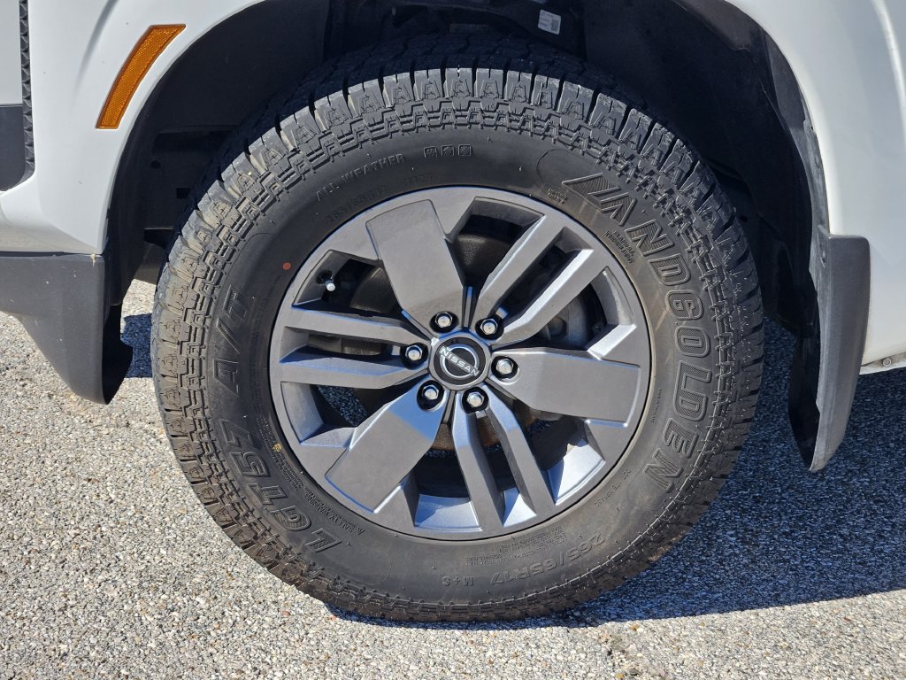 Used 2025 Nissan Frontier SV RWD image 7