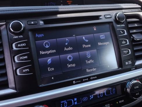 Used 2019 Toyota Highlander XLE AWD/4WD image 44