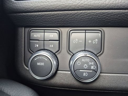 Used 2022 GMC Yukon Denali image 26