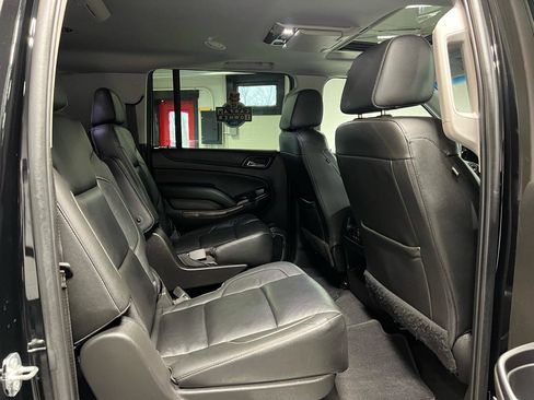 Used 2020 Chevrolet Suburban LT image 14