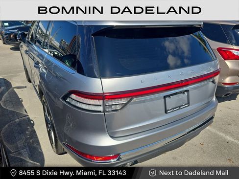 Used 2020 Lincoln Aviator Reserve w/ Equipment Group 202A image 3