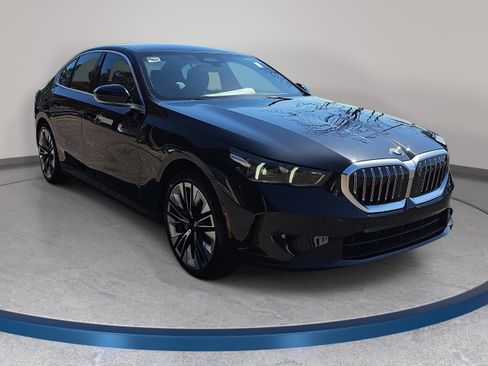 New 2026 BMW 530i xDrive w/ Premium Package AWD/4WD image 3