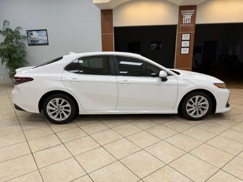 Used 2023 Toyota Camry LE FWD image 9