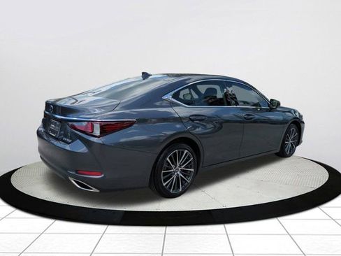 Used 2025 Lexus ES 350 w/ Premium Package image 3