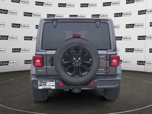 Used 2021 Jeep Wrangler Unlimited Sahara w/ Cold Weather Group AWD/4WD image 5