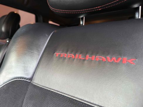 Used 2018 Jeep Grand Cherokee Trailhawk image 42