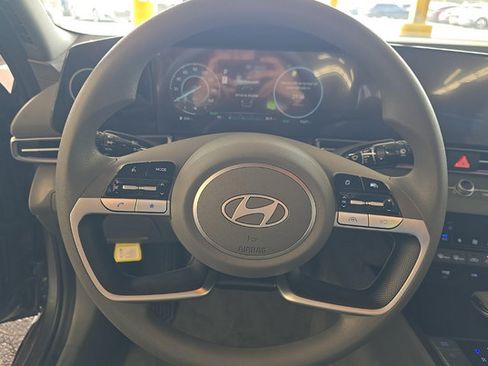Used 2024 Hyundai Elantra Blue FWD image 7