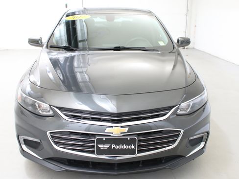 Used 2017 Chevrolet Malibu LT image 2