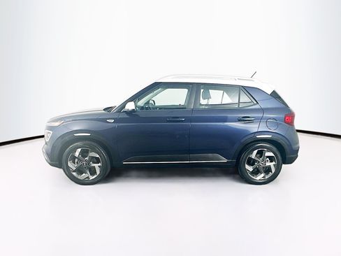 Used 2023 Hyundai Venue Limited w/ Cargo Package FWD image 4