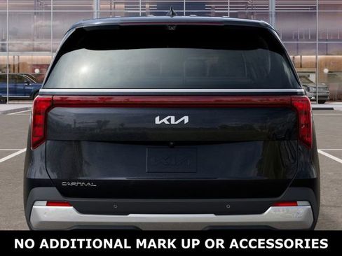New 2026 Kia Carnival FWD image 13