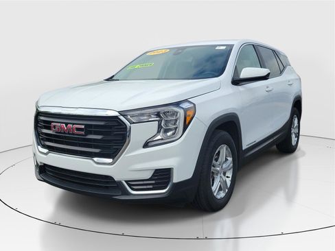 Used 2023 GMC Terrain SLE FWD image 2