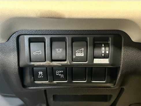 Used 2021 Subaru Ascent Limited w/ Technology Package image 10